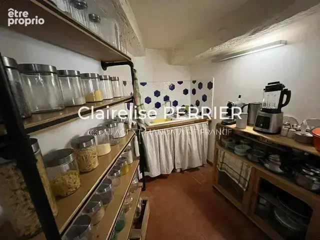 Au cœur du village de sillans-la-cascade - photo 12