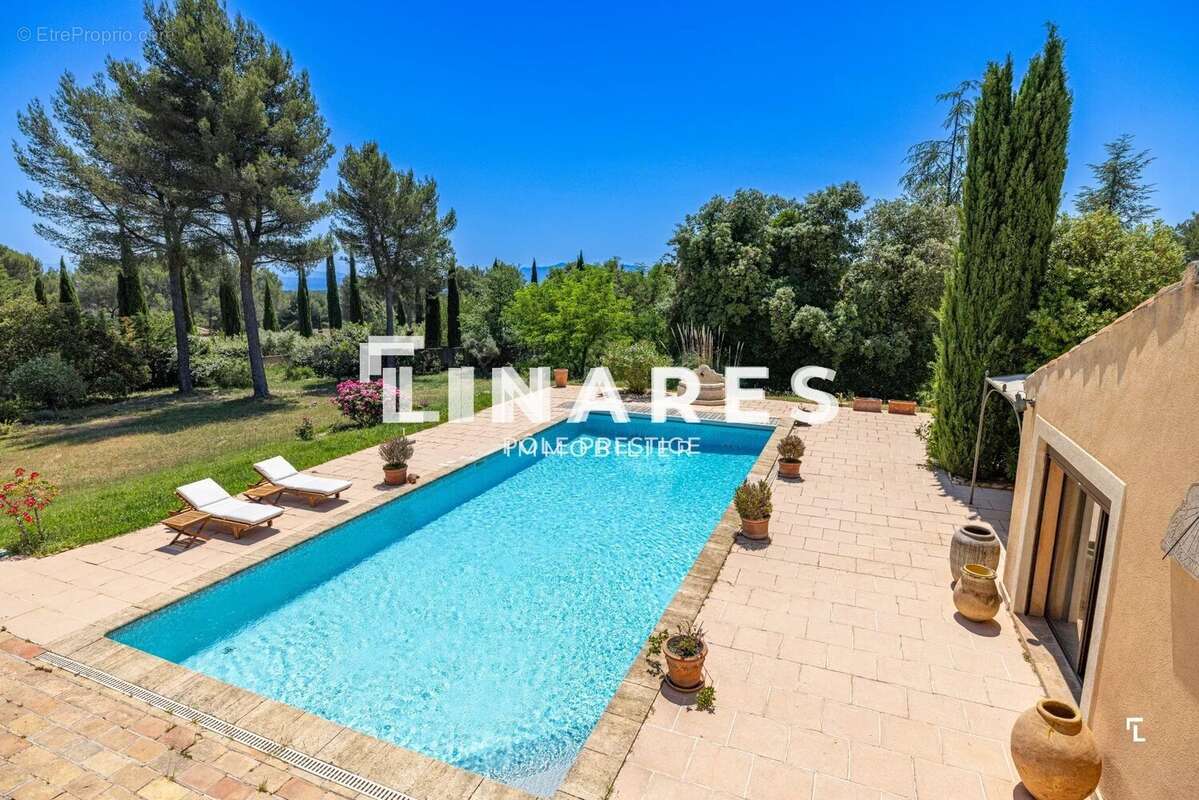 LA BELLE - Propriété de 457m2 - Vue Sainte-Victoire - Piscine et Dépendance - Saint-Marc de Jaumegarde - photo 24