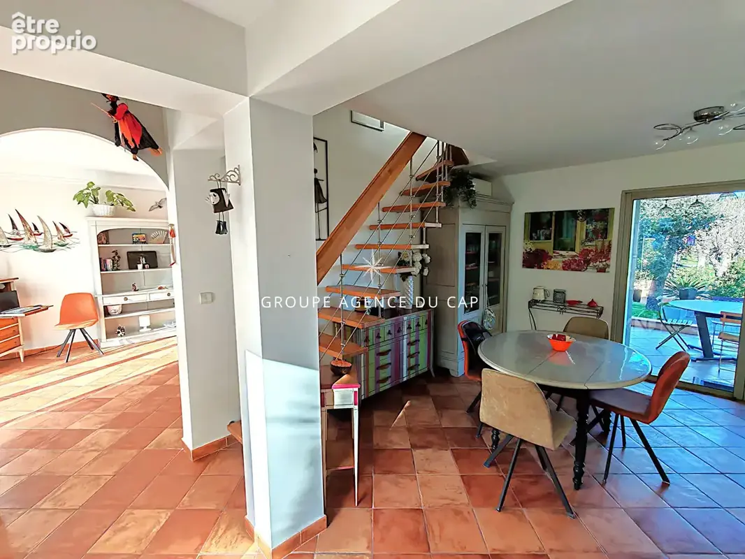 A vendre villa 7 pieces 4 chambres piscine appartement independant proche centre ville et bord de mer a saint aygulf - photo 6