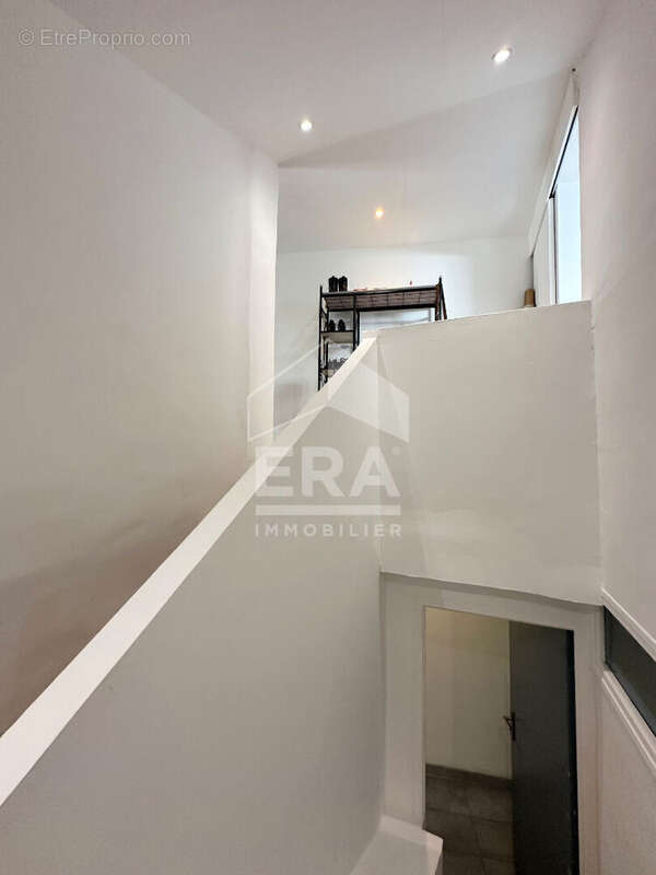 Maison à SAINT-LAURENT-DE-LA-SALANQUE