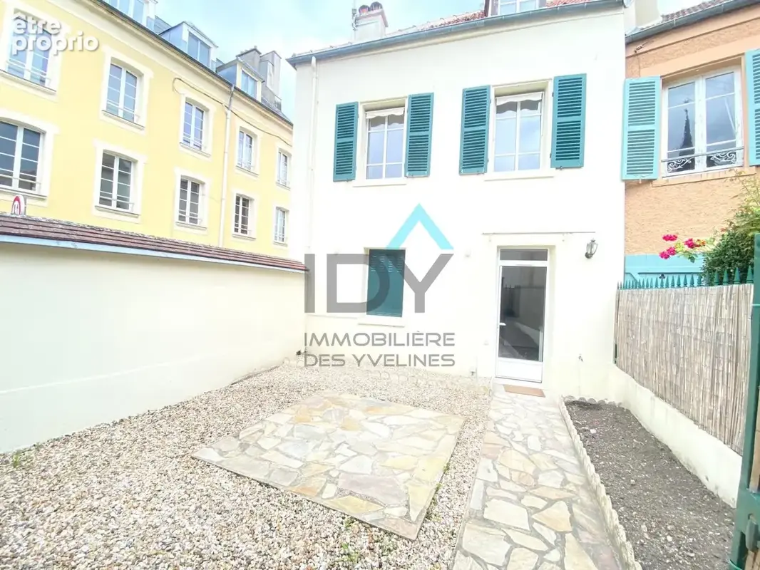 MARLY LE ROI - maison de ville avec terrasse - photo 2