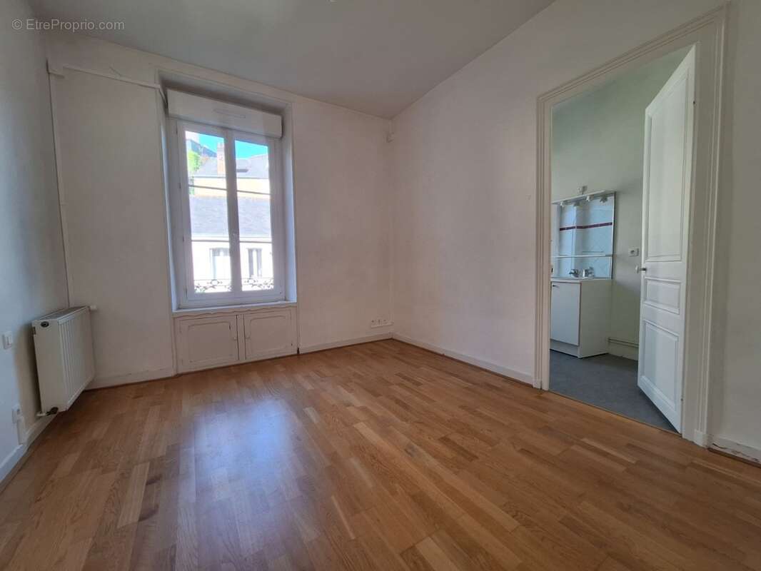 Appartement à vendre 5 pièces LAVAL CENTRE (53) - photo 9