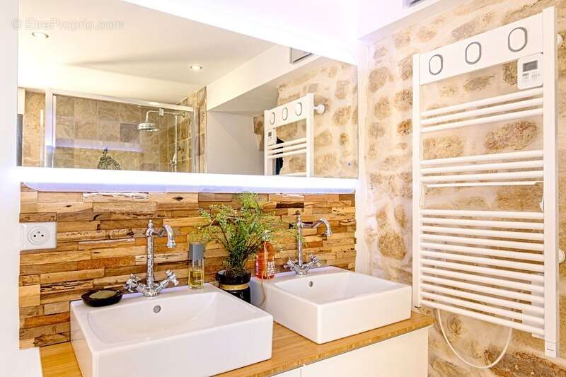 Ancienne bergerie à vendre 5 pièces à 25mn au nord d'AIX EN PROVENCE (13), 100 m2, terrasse et vue panoramique - photo 12