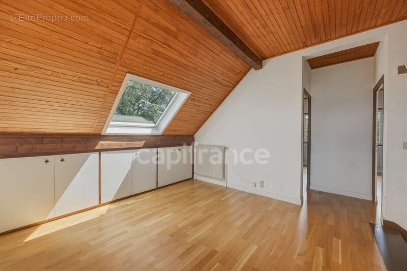 Maison à PREVESSIN-MOENS