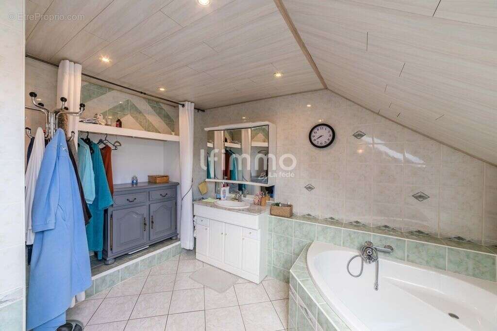 Maison mitoyenne, avec de jolies prestations - photo 8