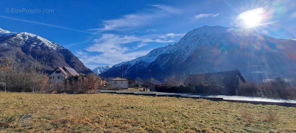 Terrain à SAINT-FIRMIN