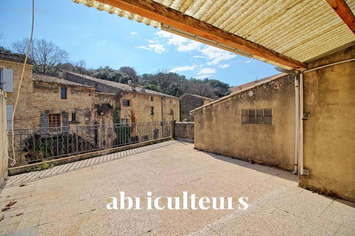 Appartement à ROGNES