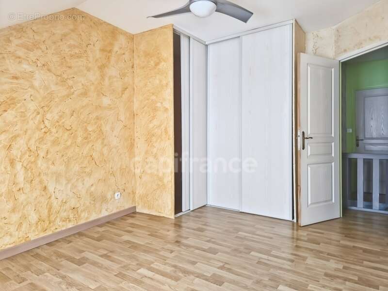 Ensemble immobilier - Local commercial, partie production et son habitation avec vue sur rivière - photo 6