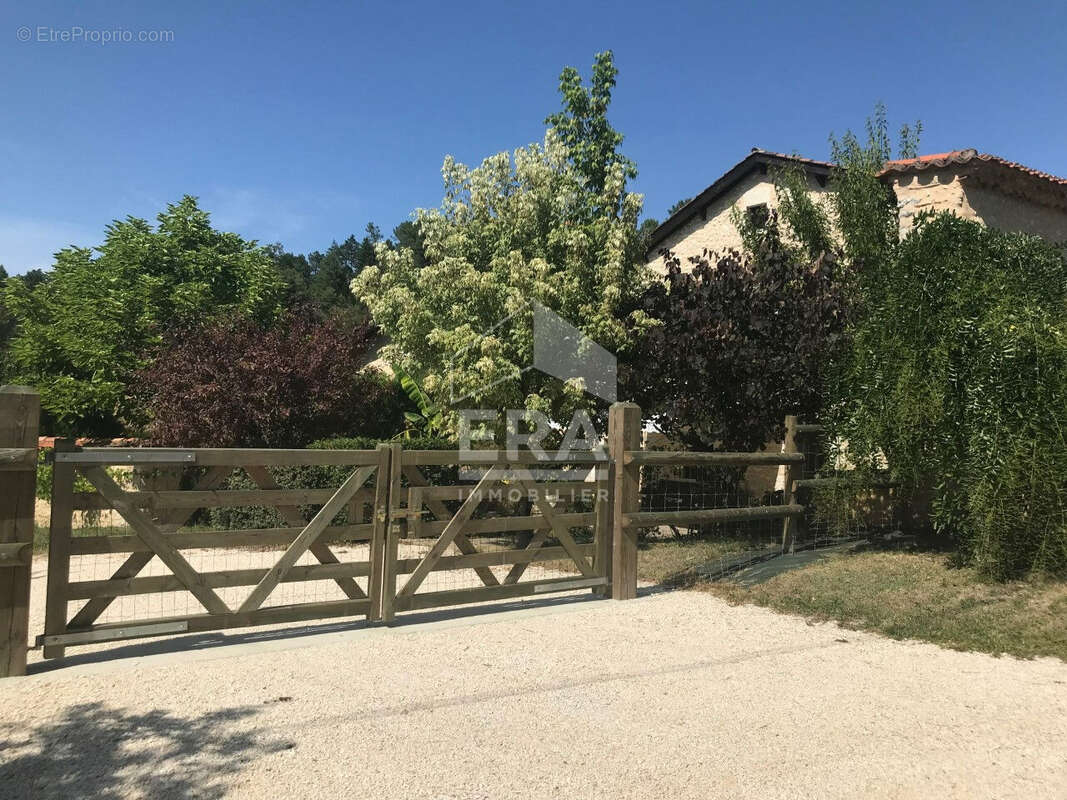 Maison à SAINT-ASTIER