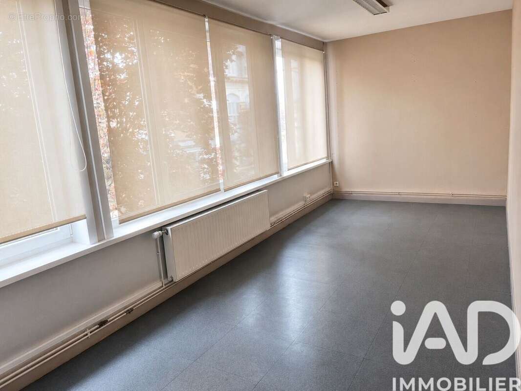 Commerce 180 m² à Sin-Le-Noble  - photo 6