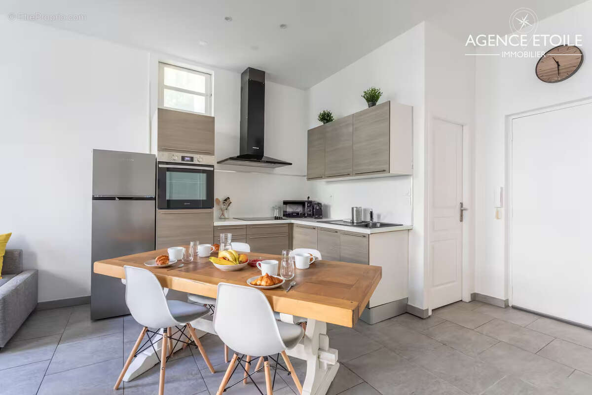 Appartement à MARSEILLE-1E