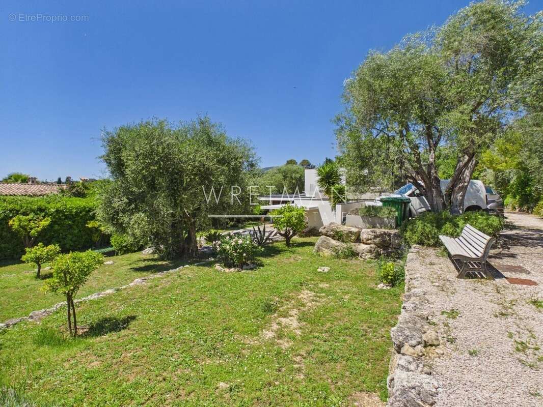Maison à VALBONNE