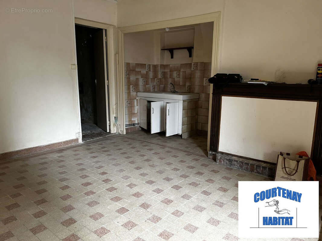 Maison 116 m² à Chateau-Renard  - photo 3