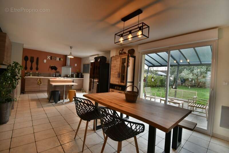 Maison à FONTAINE-LA-GUYON