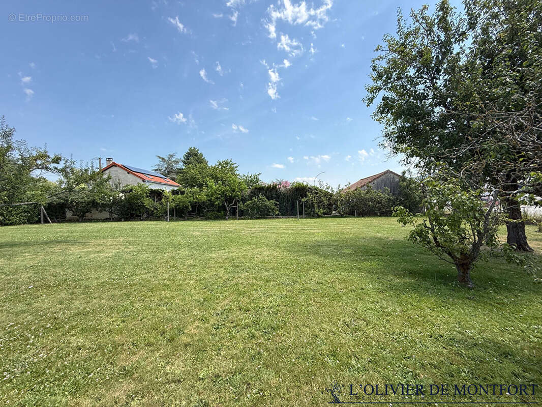 Terrain construtible de 562 m² - photo 8