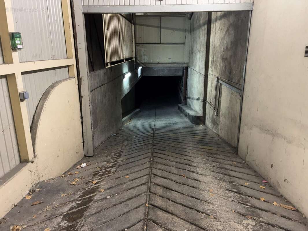 Parking à LEVALLOIS-PERRET