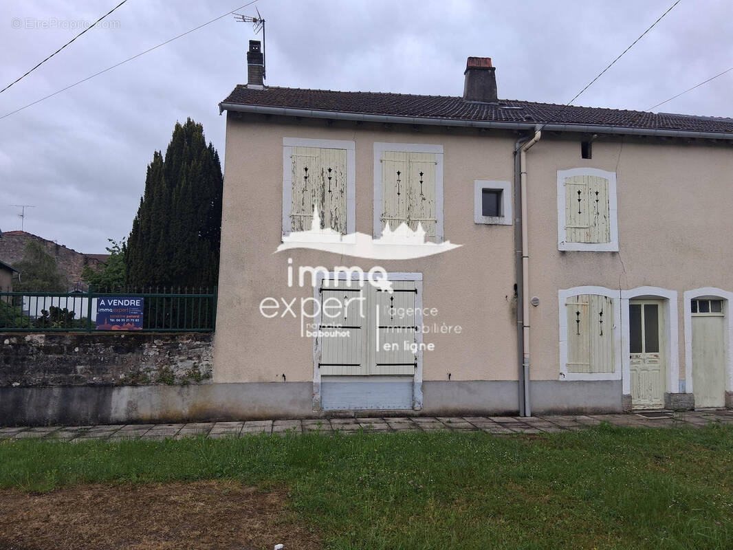 Maison à BLEURVILLE