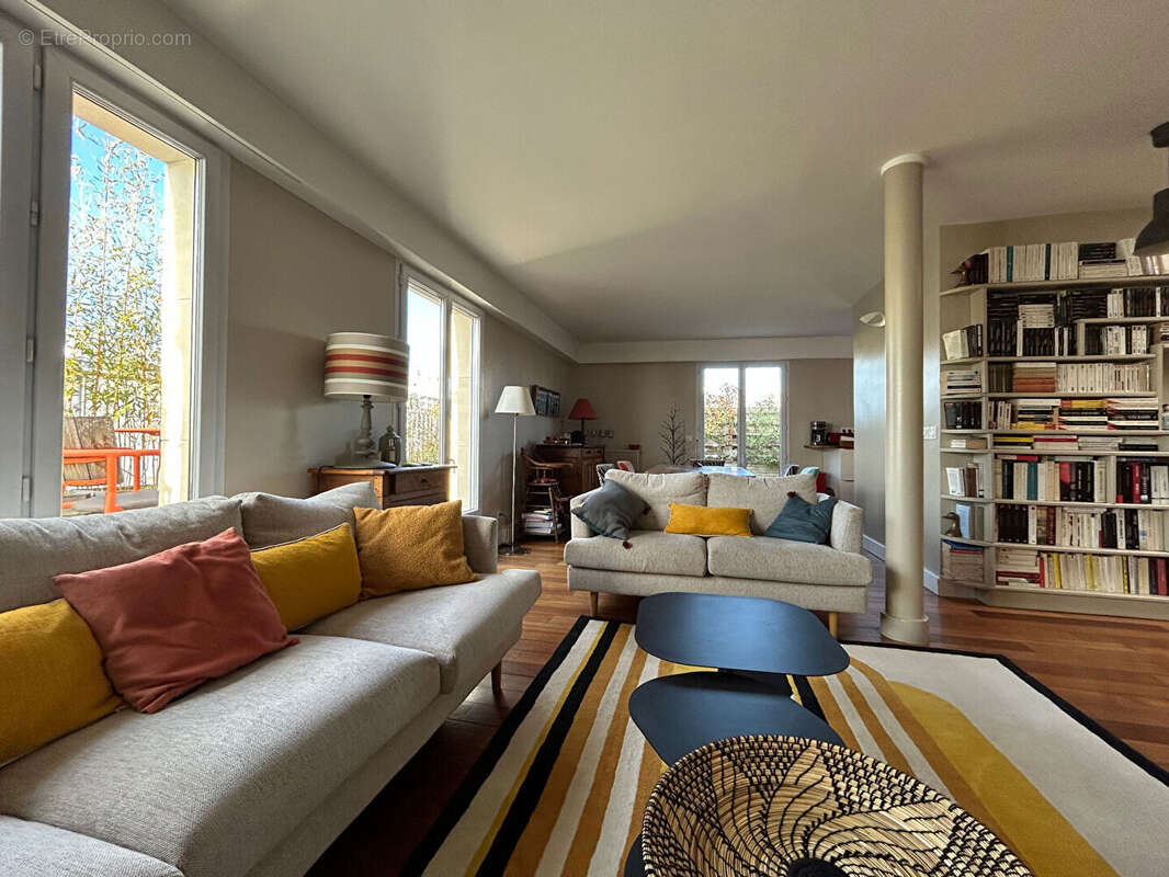 Appartement à PARIS-14E