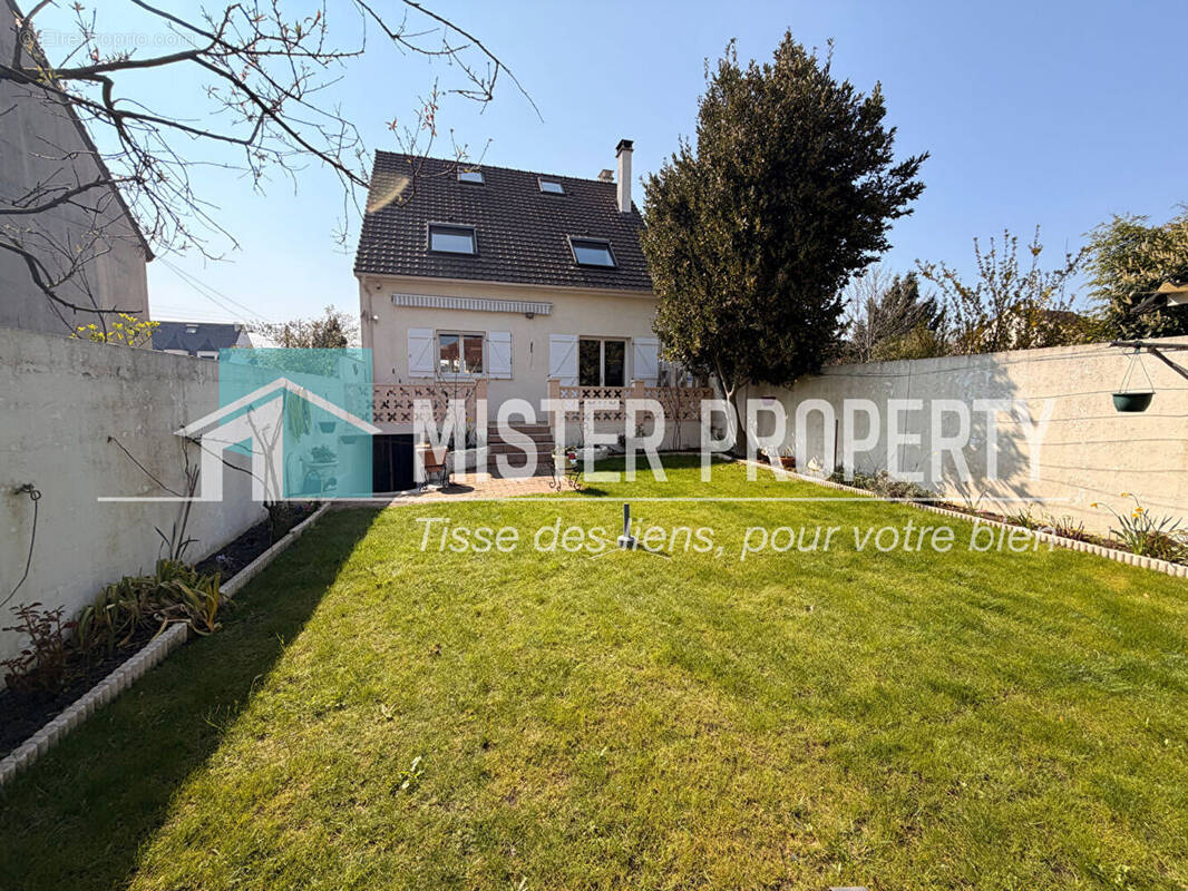 Maison à SARTROUVILLE