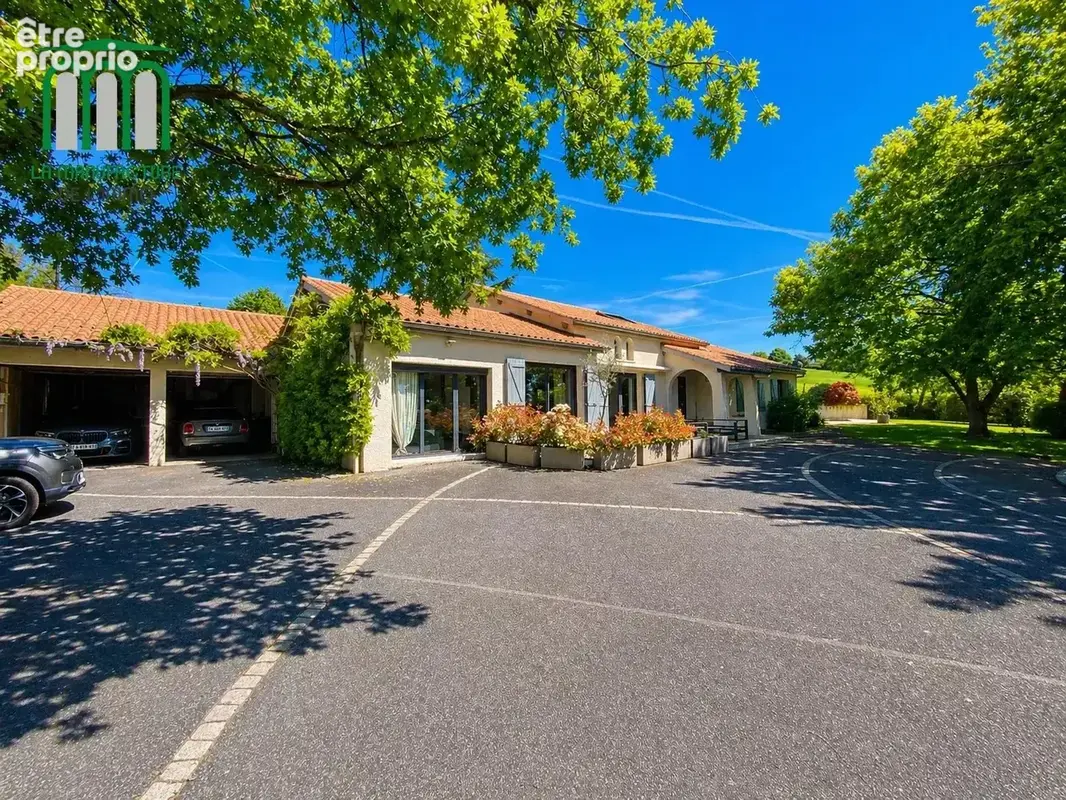 villa de 184m² avec piscine et dépendances / saint-galmier - photo 4