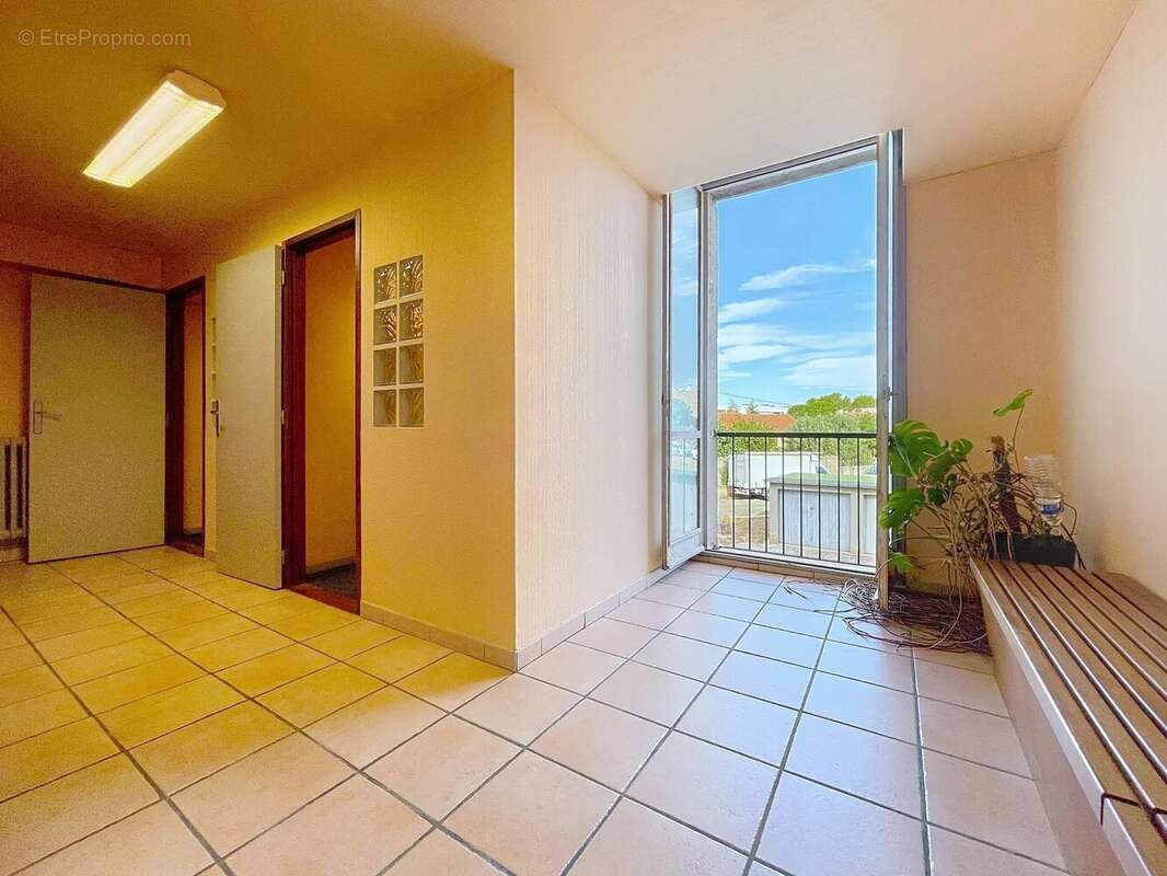 Commerce à MARSEILLE-12E