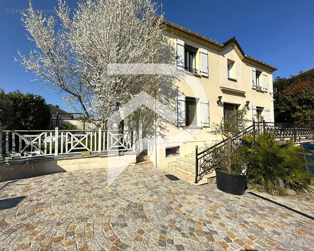 Maison à MONTMORENCY