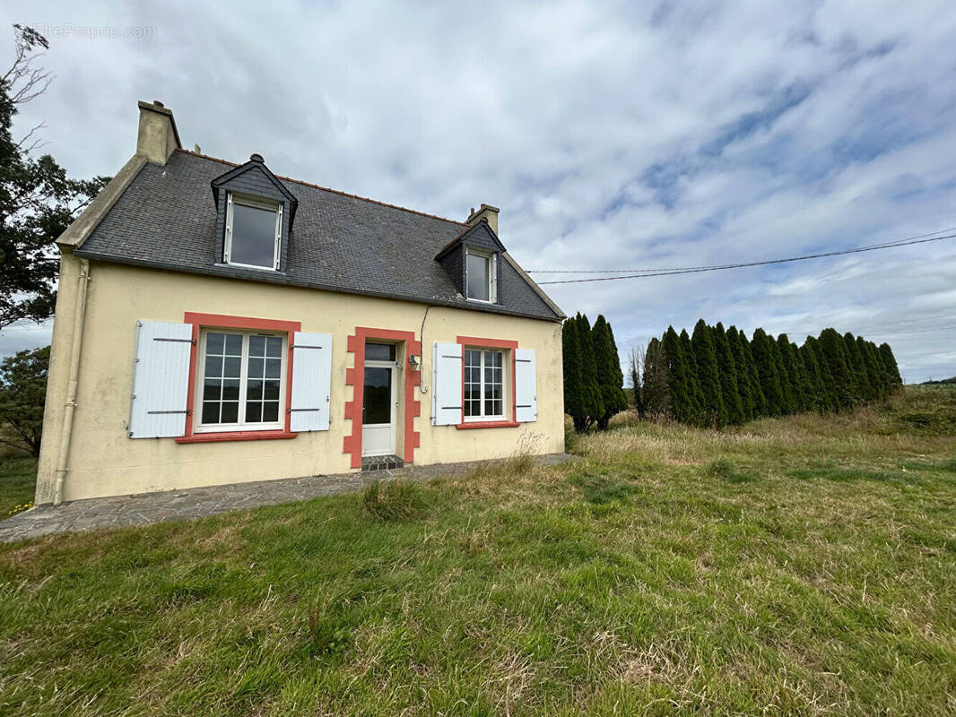 Maison à SAINT-DERRIEN