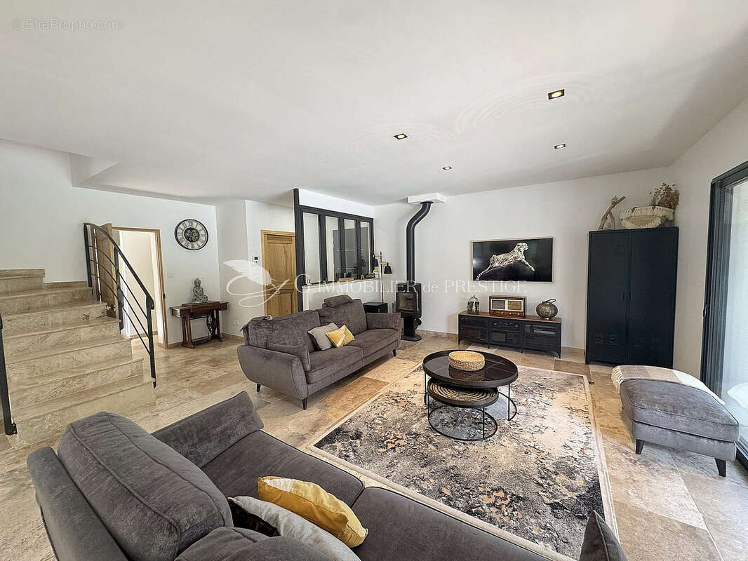 Maison à PERNES-LES-FONTAINES