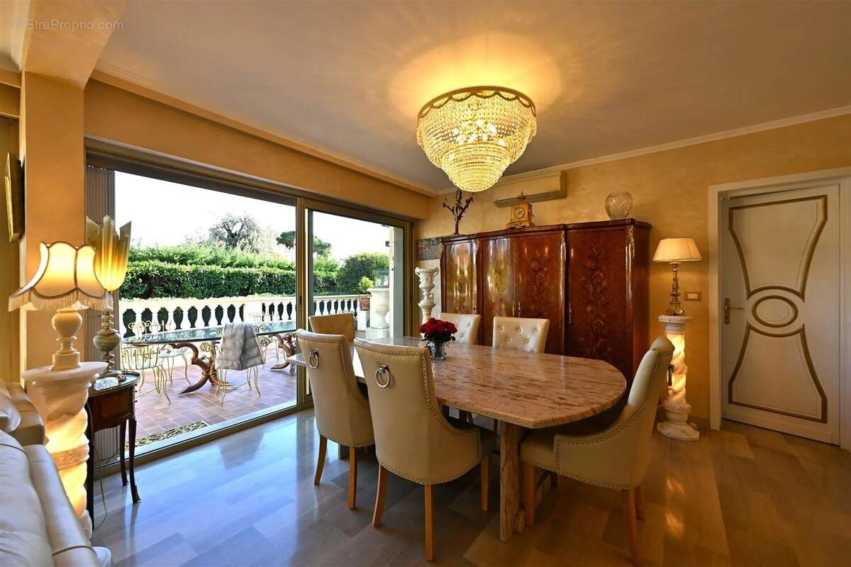 Appartement à BEAULIEU-SUR-MER