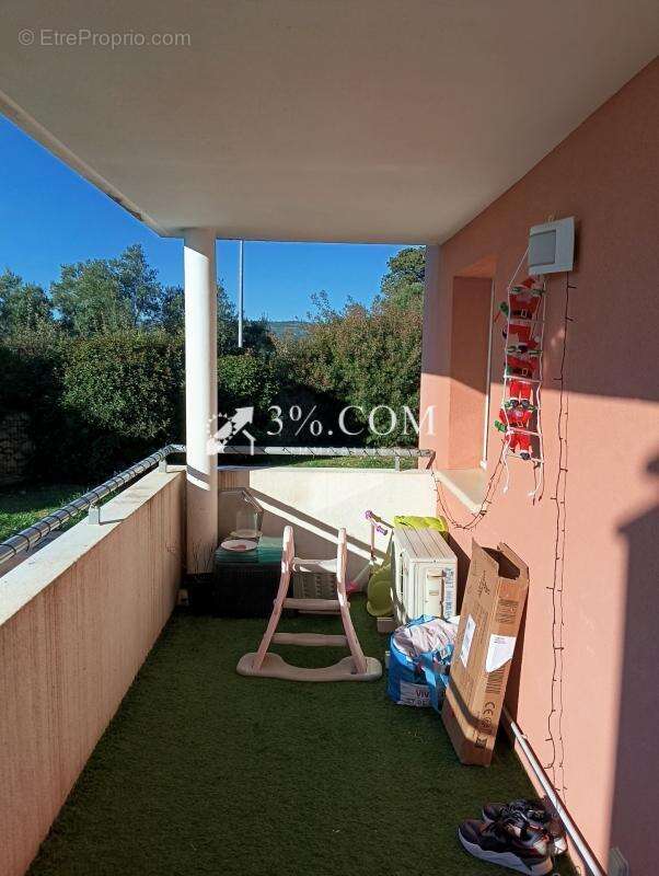 Appartement à POUSSAN