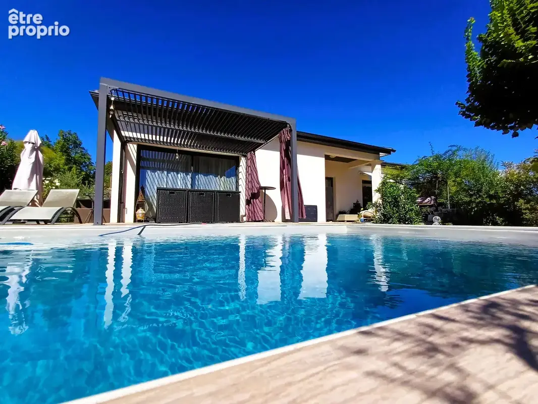 Maison moderne plain-pied 134 m2, 4 chambres, piscine, garage, DPE A sur parcelle de 805 m2 - photo 2