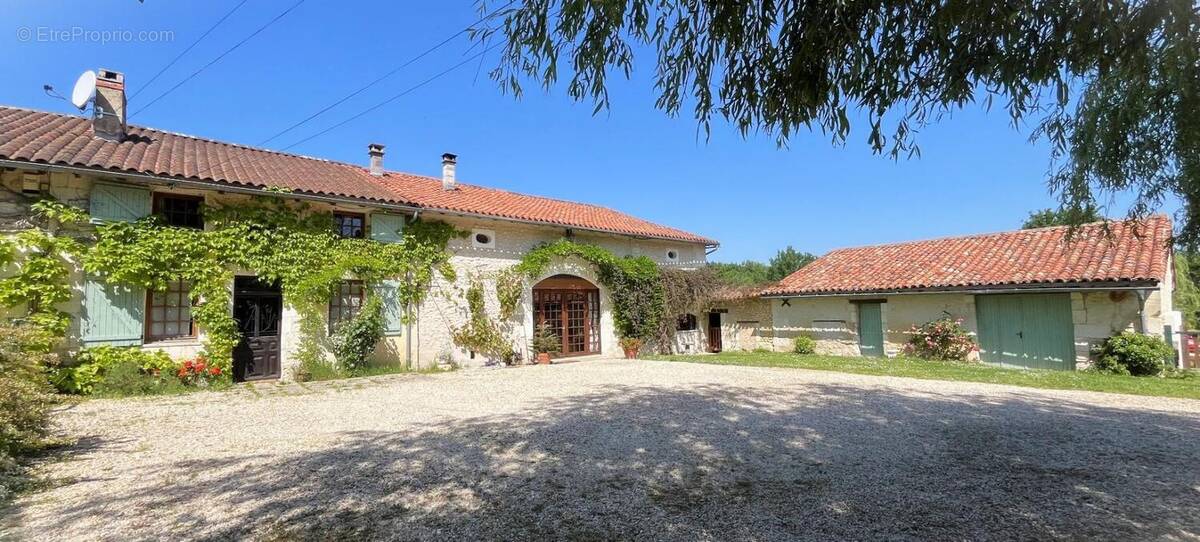 Maison à FESTALEMPS