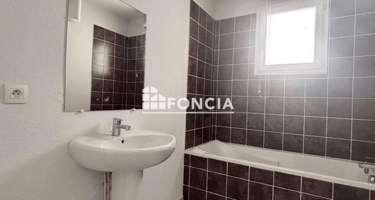 Maison à VILLENEUVE-LES-BEZIERS