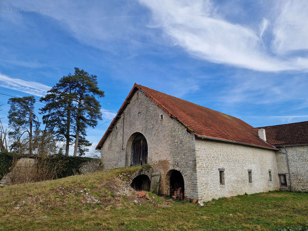 Maison à BOUHANS-LES-MONTBOZON