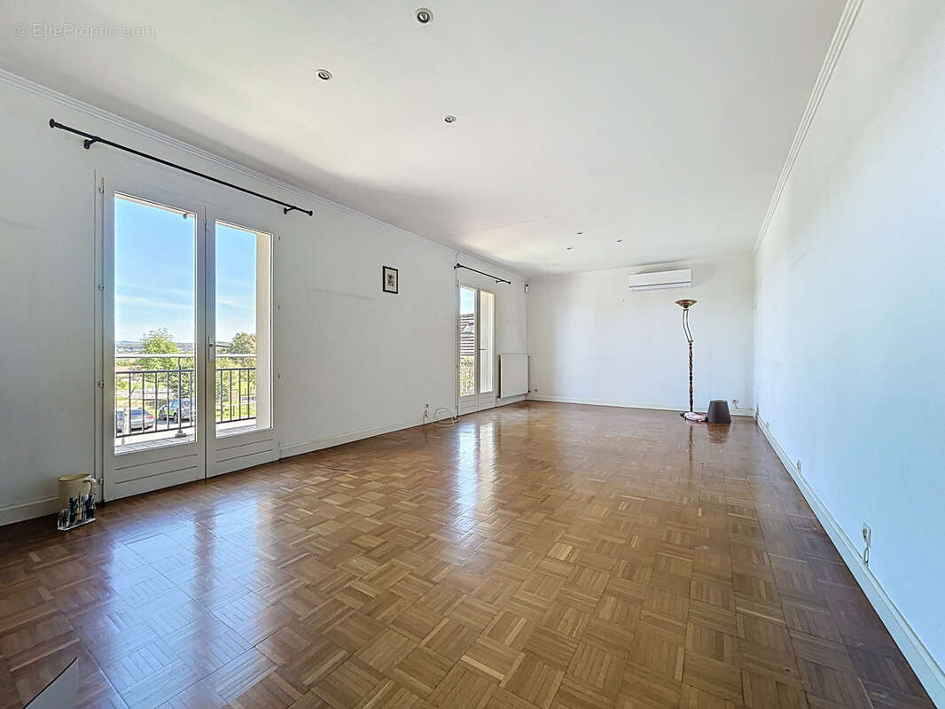 Maison à SAINT-PANTALEON-DE-LARCHE