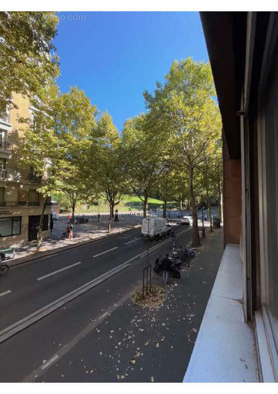 Appartement à PARIS-19E