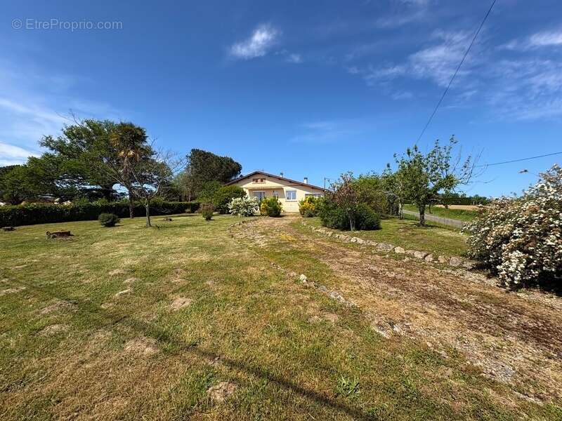 Maison 5 pièces 110m2 avec dépendance sur un hectare de terrain - photo 20