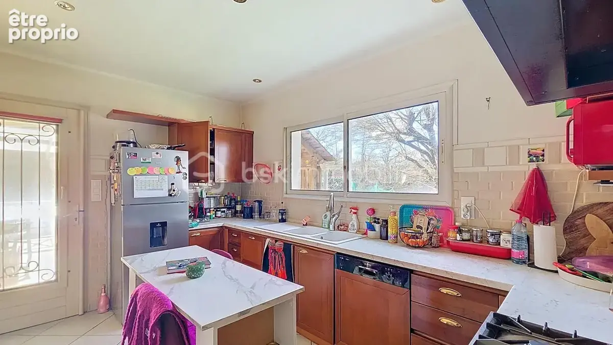 Maison avec appartement indépendant, piscine et garage - photo 7