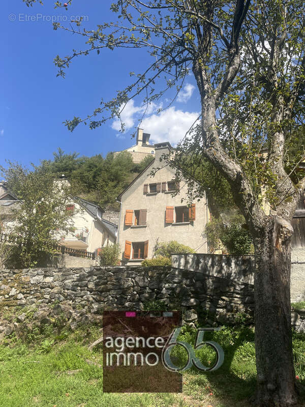 Maison à SALIGOS