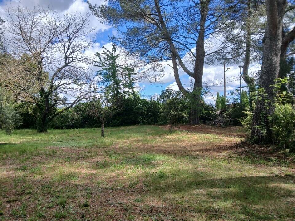 Terrain à AIX-EN-PROVENCE