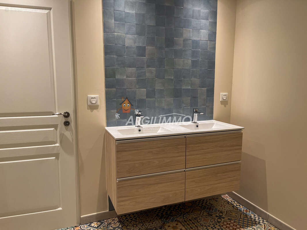 Propriété avec deux habitations et piscine - photo 19