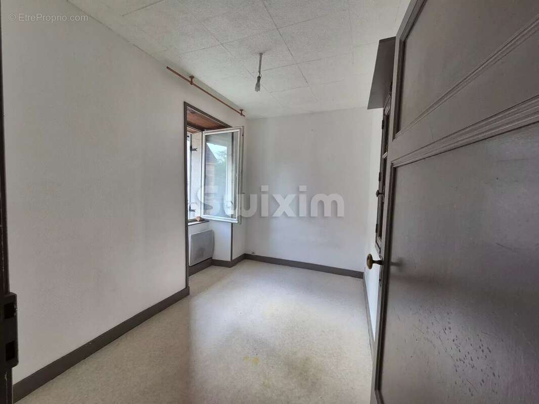 Maison à METZ-LE-COMTE