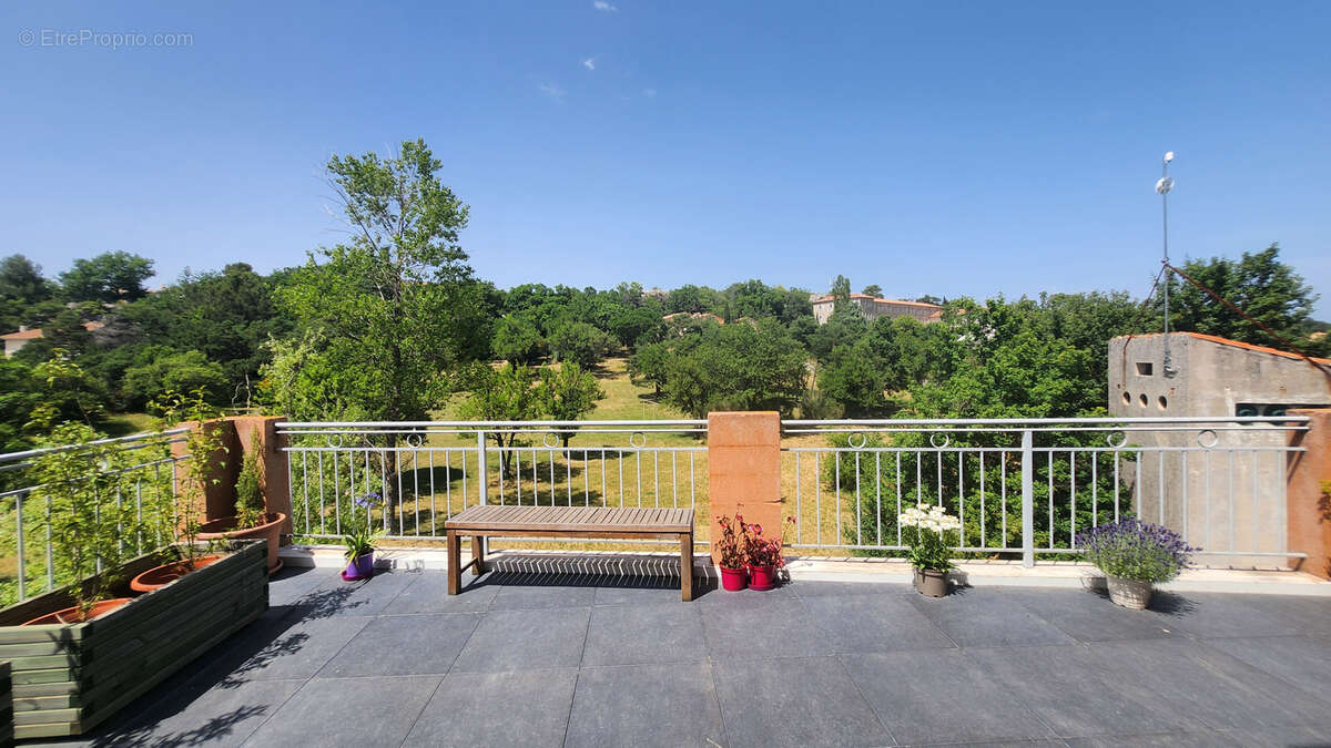 Appartement à PLAN-D&#039;AUPS-SAINTE-BAUME