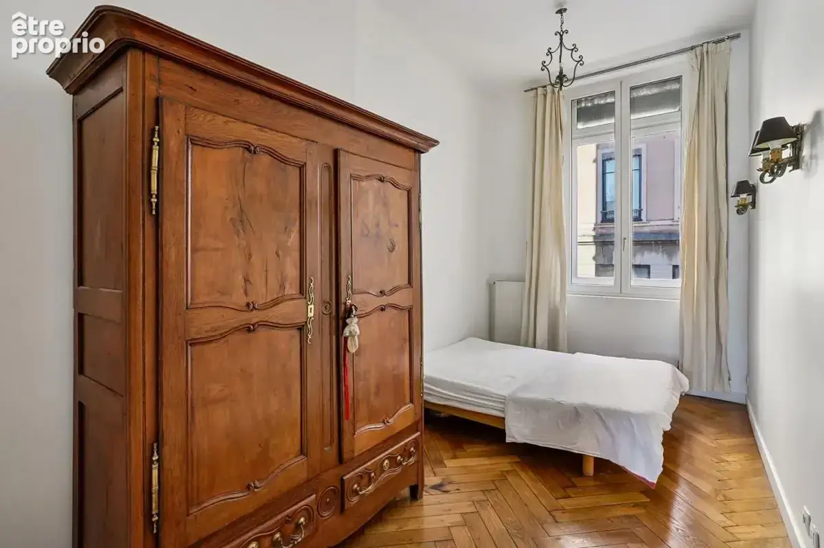 Appartement charmant type T3/T4 de 98 m2 avec une jolie vue dégagée et sans vis à vis à Caluire et cuire - photo 8