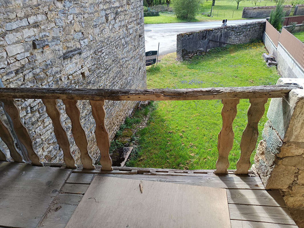 Maison à SAINT-MARTIN-DU-MONT