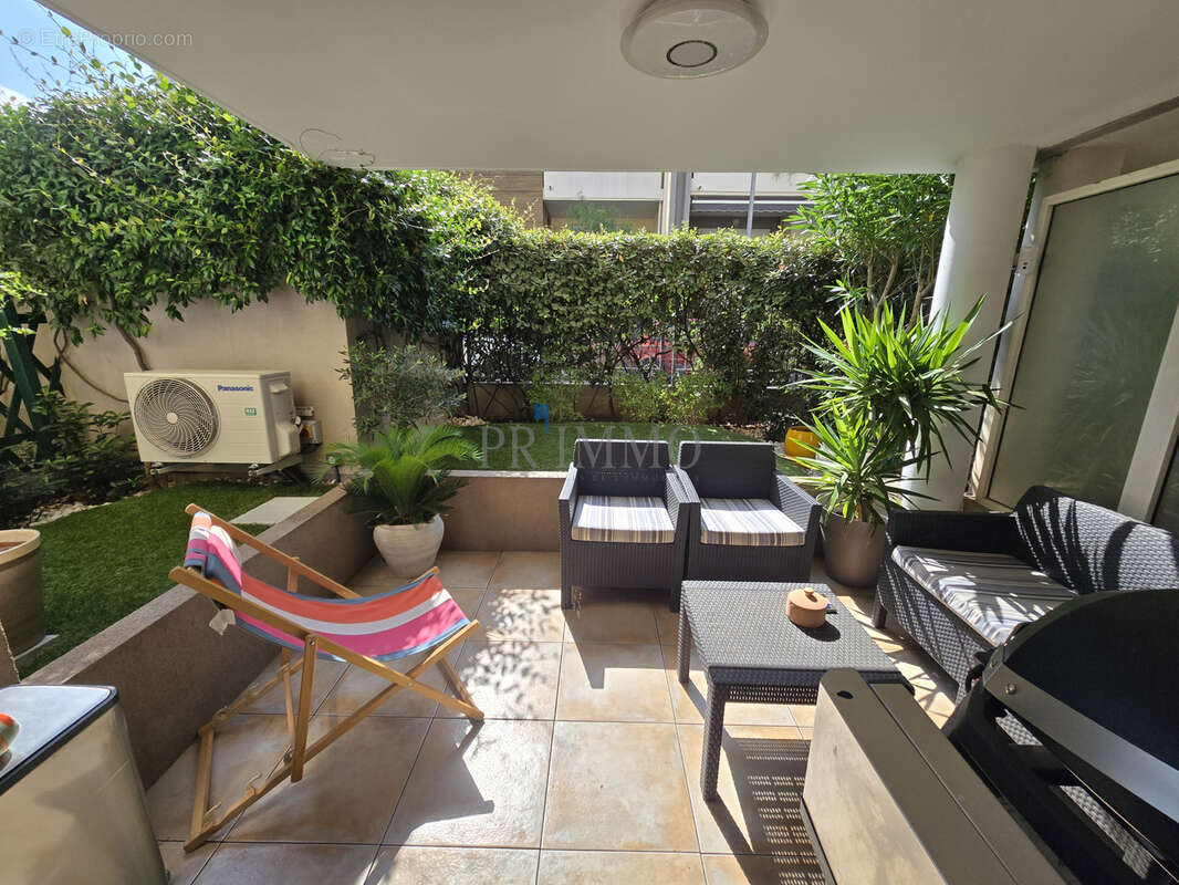 St raphael - t3 75m2 rdjardin + garage - photo 5
