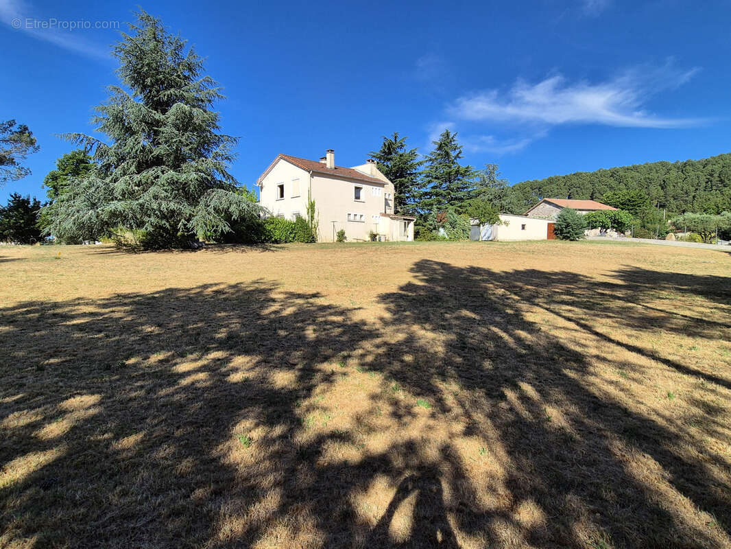 Maison 171 m2 terrain 5894 m2 - photo 11