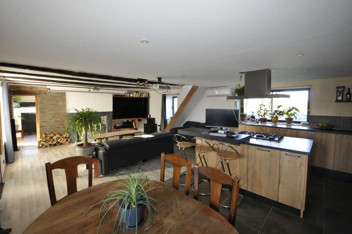 Maison à LA PORCHERIE