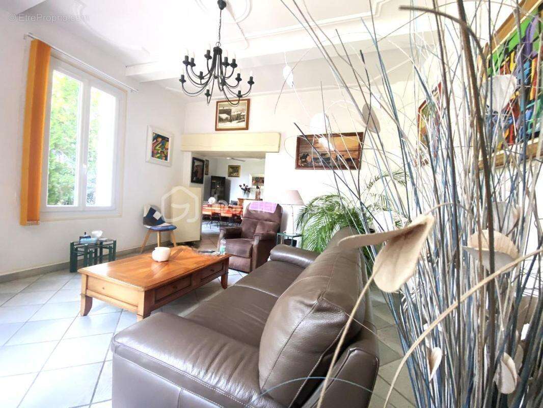  RARE — Maison 139m² avec piscine, 1150m² terrain, sans vis-à-vis - photo 4