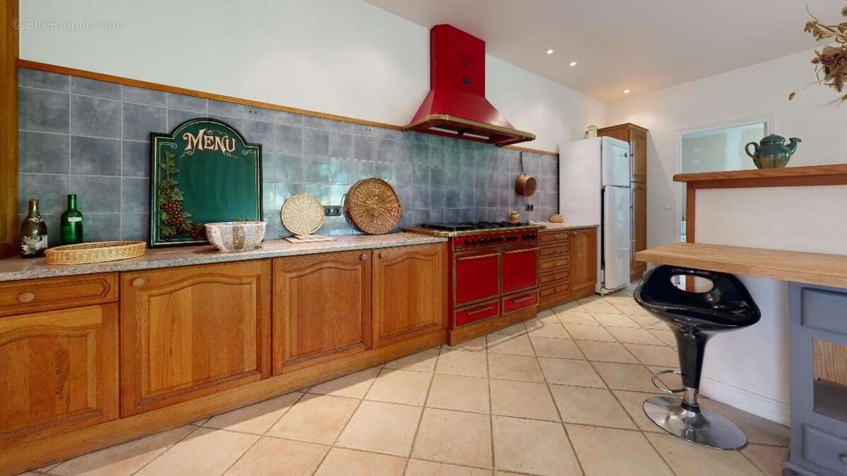 Maison-de-Maitre-gite-et-tennis-a-SARLAT-Kitchen.j - Maison à SARLAT-LA-CANEDA